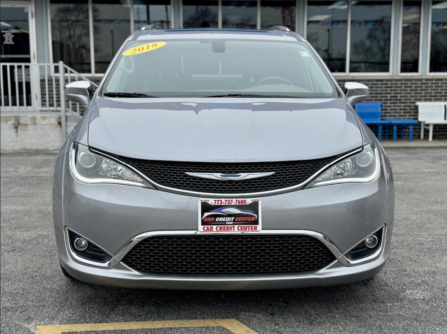 2018 SILVER Chrysler Pacifica Limited (2C4RC1GG9JR) with an 3.6L V6 DOHC 24V engine, 9A transmission, located at 7600 S Western Ave., Chicago, IL, 60620, (773) 918-3980, 0.000000, 0.000000 - Photo#1