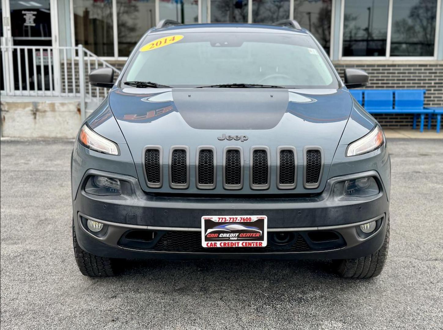 2014 GRAY Jeep Cherokee Trailhawk 4WD (1C4PJMBS7EW) with an 3.2L V6 DOHC 24V engine, 9-Speed Automatic transmission, located at 7600 S Western Ave., Chicago, IL, 60620, (773) 918-3980, 0.000000, 0.000000 - Photo#1