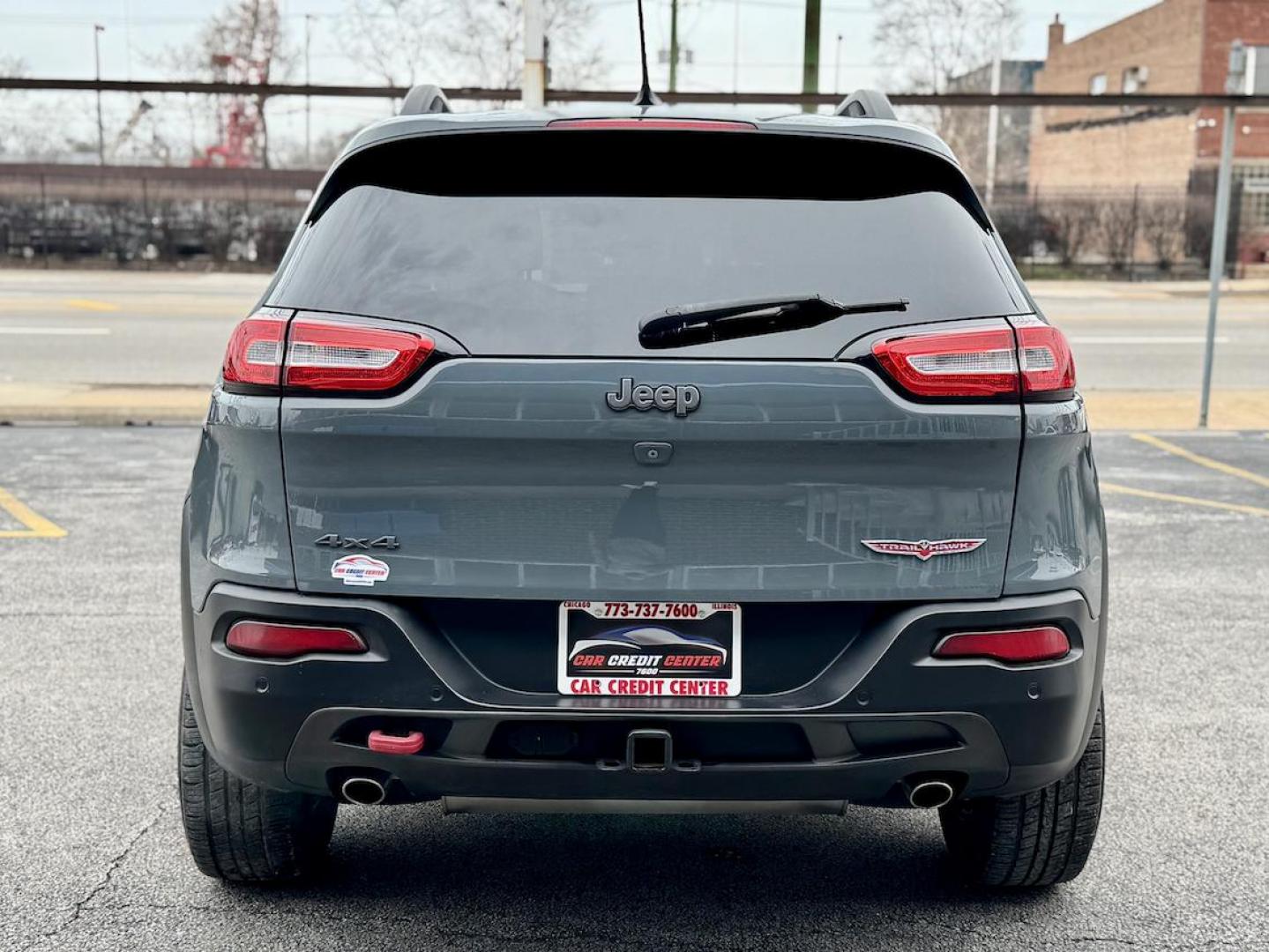 2014 GRAY Jeep Cherokee Trailhawk 4WD (1C4PJMBS7EW) with an 3.2L V6 DOHC 24V engine, 9-Speed Automatic transmission, located at 7600 S Western Ave., Chicago, IL, 60620, (773) 918-3980, 0.000000, 0.000000 - Photo#3