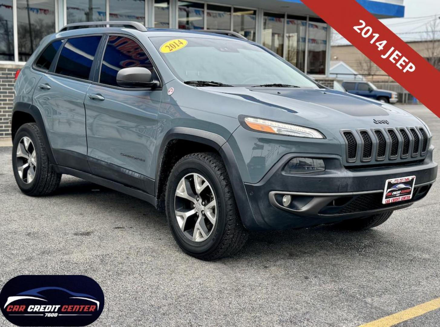2014 GRAY Jeep Cherokee Trailhawk 4WD (1C4PJMBS7EW) with an 3.2L V6 DOHC 24V engine, 9-Speed Automatic transmission, located at 7600 S Western Ave., Chicago, IL, 60620, (773) 918-3980, 0.000000, 0.000000 - Photo#0