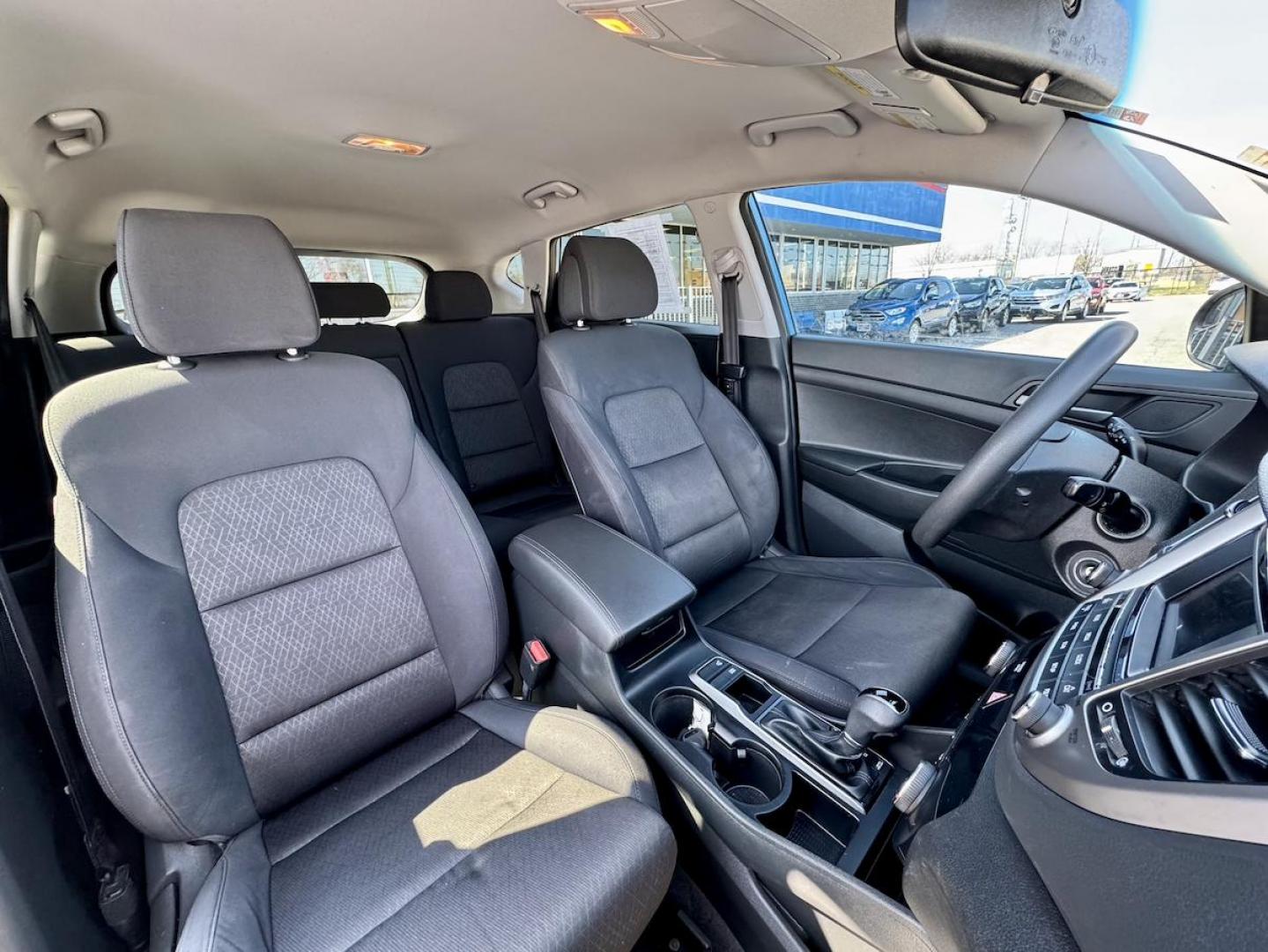 2017 BLUE Hyundai Tucson SE w/Preferred Package (KM8J33A45HU) with an 2.0L L4 DOHC 16V engine, 6A transmission, located at 7600 S Western Ave., Chicago, IL, 60620, (773) 918-3980, 0.000000, 0.000000 - Photo#9