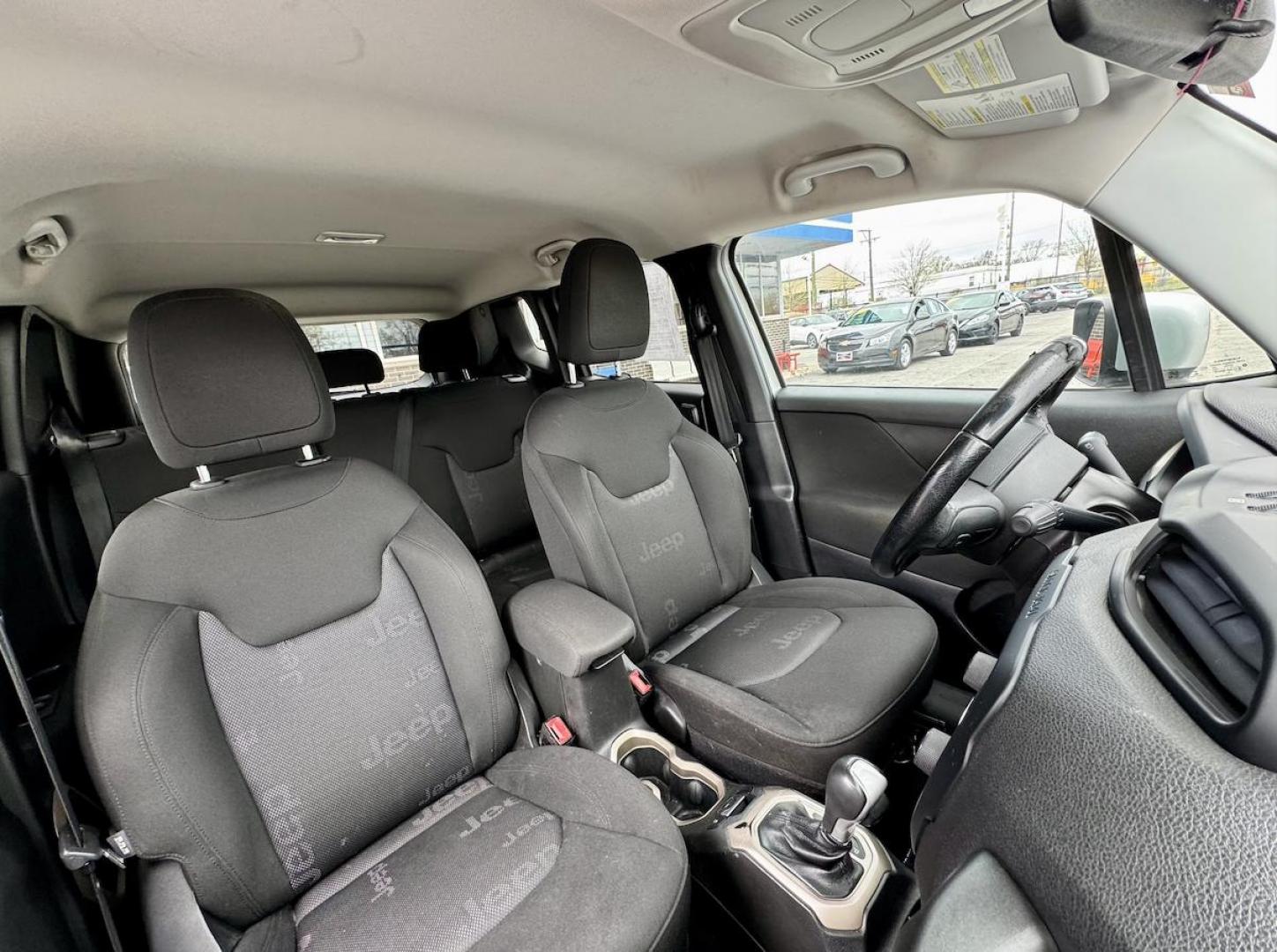 2017 SILVER Jeep Renegade Latitude FWD (ZACCJABB0HP) with an 2.4L L4 DOHC 16V engine, 6M transmission, located at 7600 S Western Ave., Chicago, IL, 60620, (773) 918-3980, 0.000000, 0.000000 - Photo#9