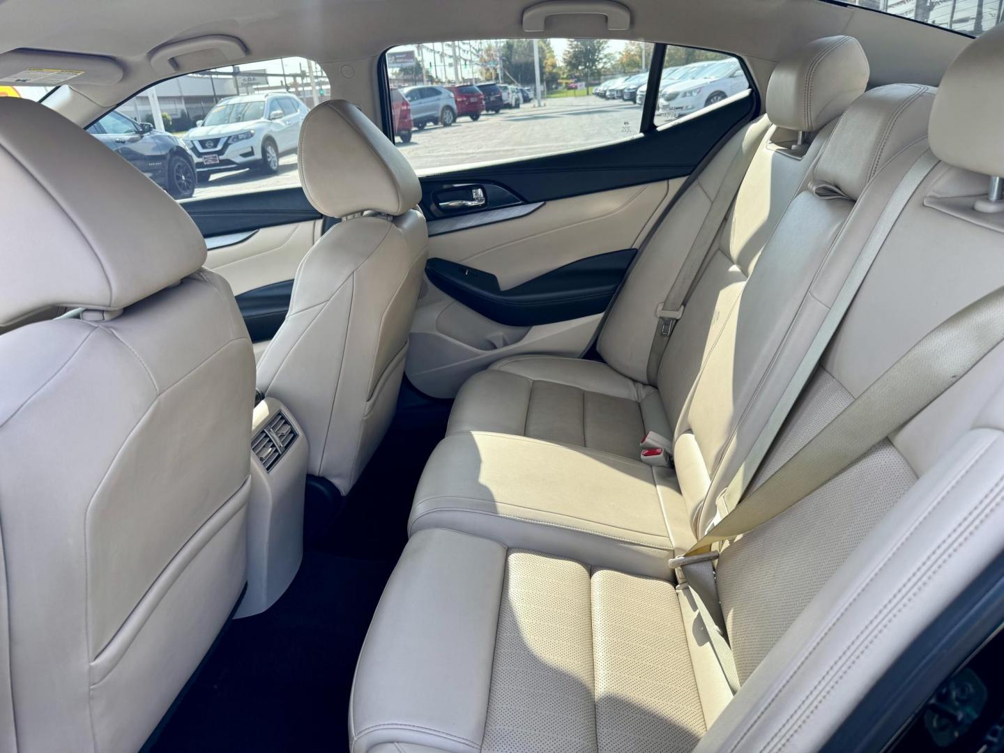 2018 BLACK Nissan Maxima 3.5 SV (1N4AA6AP5JC) with an 3.5L V6 DOHC 24V engine, CVT transmission, located at 7600 S Western Ave., Chicago, IL, 60620, (773) 918-3980, 0.000000, 0.000000 - Photo#10