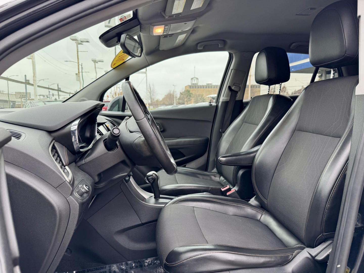 2017 BLACK Chevrolet Trax LT FWD (3GNCJLSB4HL) with an 1.4L L4 DOHC 16V engine, 6A transmission, located at 7600 S Western Ave., Chicago, IL, 60620, (773) 918-3980, 0.000000, 0.000000 - Photo#7