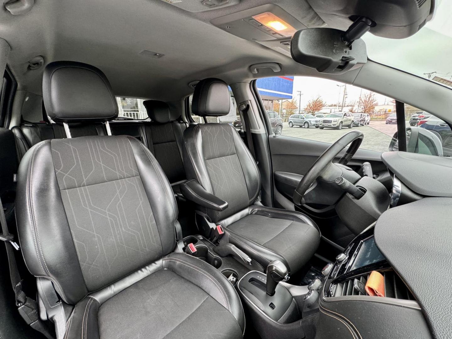 2017 BLACK Chevrolet Trax LT FWD (3GNCJLSB4HL) with an 1.4L L4 DOHC 16V engine, 6A transmission, located at 7600 S Western Ave., Chicago, IL, 60620, (773) 918-3980, 0.000000, 0.000000 - Photo#9