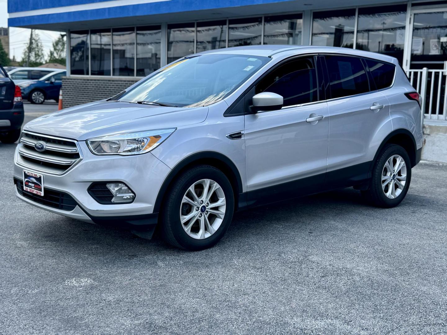 2017 GRAY Ford Escape SE FWD (1FMCU0GD2HU) with an 1.5L L4 DOHC 16V engine, 6A transmission, located at 7600 S Western Ave., Chicago, IL, 60620, (773) 918-3980, 0.000000, 0.000000 - Photo#2
