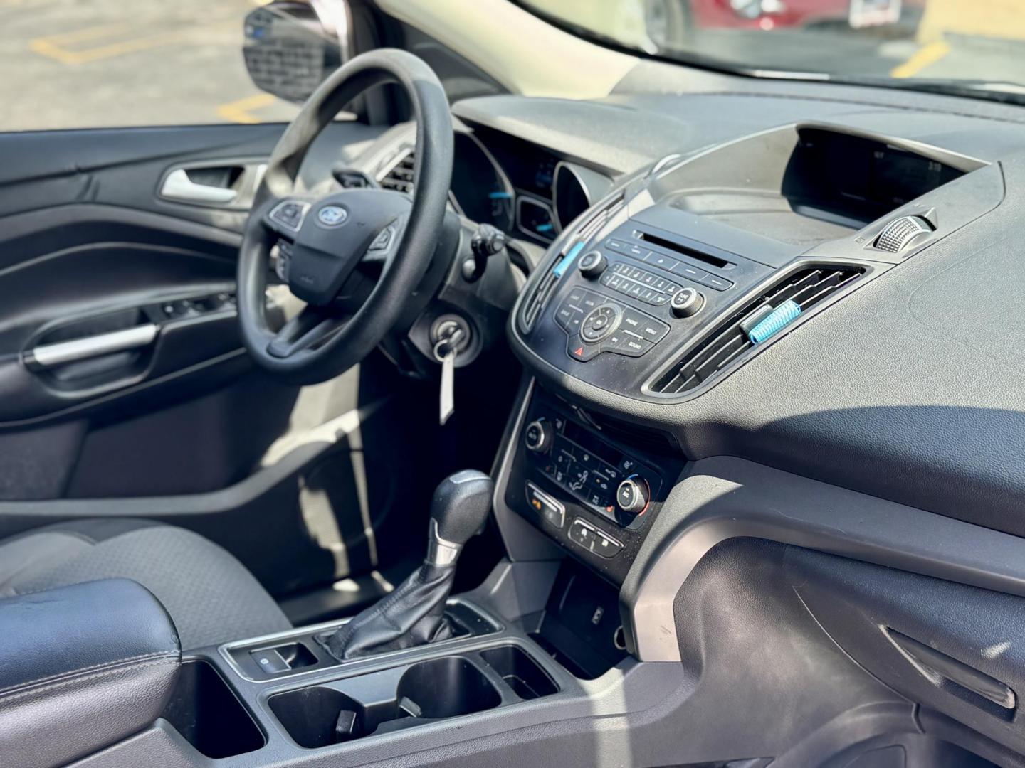 2017 GRAY Ford Escape SE FWD (1FMCU0GD2HU) with an 1.5L L4 DOHC 16V engine, 6A transmission, located at 7600 S Western Ave., Chicago, IL, 60620, (773) 918-3980, 0.000000, 0.000000 - Photo#9