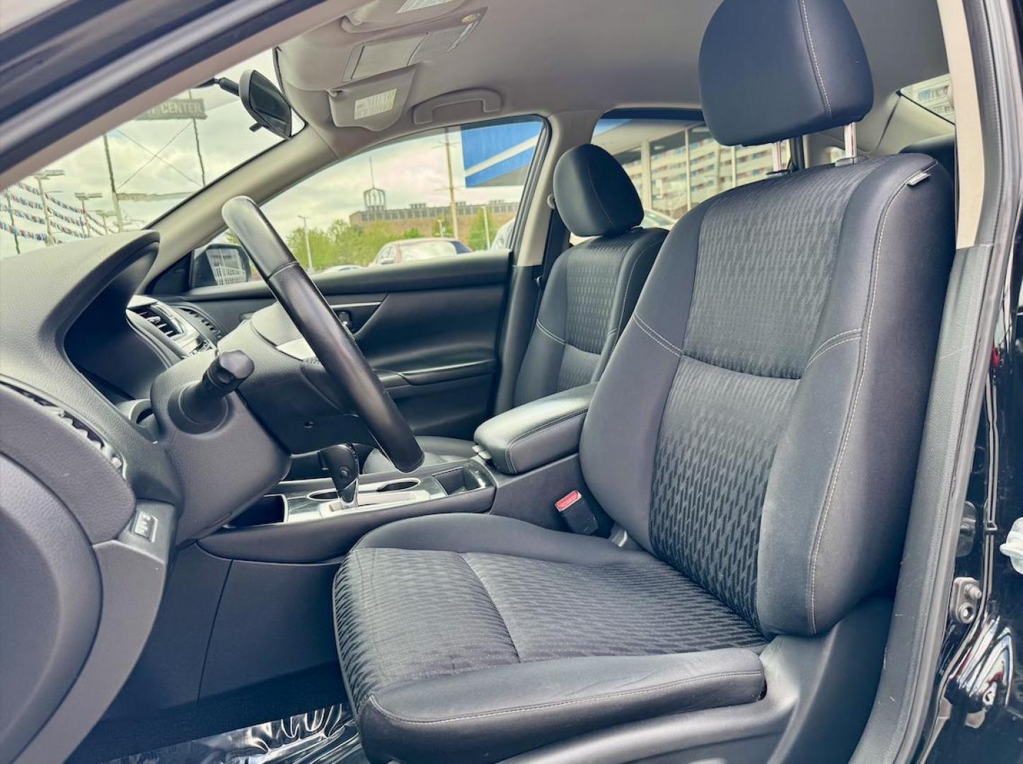 2018 GRAY Nissan Altima 2.5 (1N4AL3AP4JC) with an 2.5L L4 DOHC 16V engine, CVT transmission, located at 7600 S Western Ave., Chicago, IL, 60620, (773) 918-3980, 0.000000, 0.000000 - Photo#6
