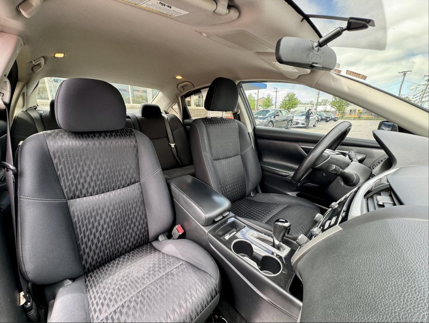 2018 GRAY Nissan Altima 2.5 (1N4AL3AP4JC) with an 2.5L L4 DOHC 16V engine, CVT transmission, located at 7600 S Western Ave., Chicago, IL, 60620, (773) 918-3980, 0.000000, 0.000000 - Photo#8