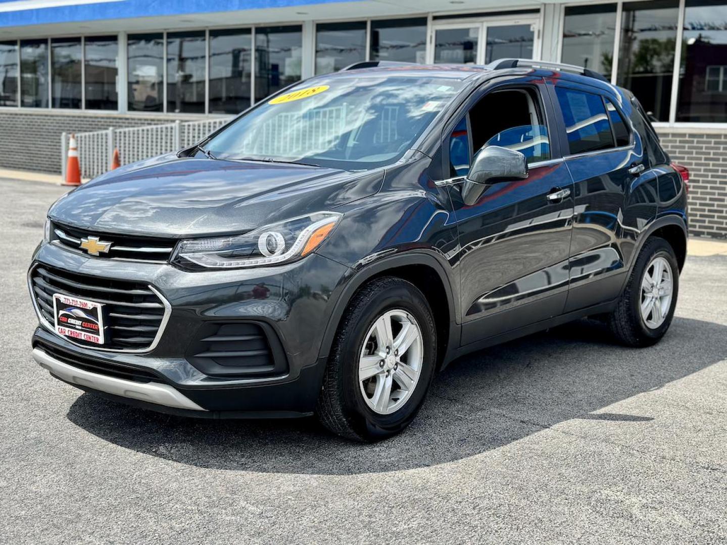 2018 GRAY Chevrolet Trax LT FWD (3GNCJLSB0JL) with an 1.4L L4 DOHC 16V engine, 6A transmission, located at 7600 S Western Ave., Chicago, IL, 60620, (773) 918-3980, 0.000000, 0.000000 - Photo#2