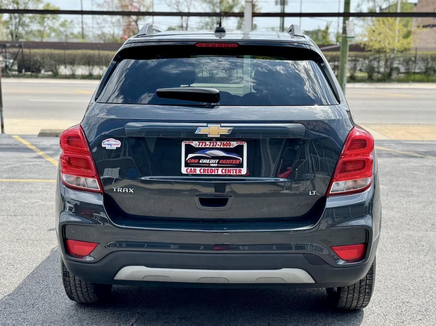 2018 GRAY Chevrolet Trax LT FWD (3GNCJLSB0JL) with an 1.4L L4 DOHC 16V engine, 6A transmission, located at 7600 S Western Ave., Chicago, IL, 60620, (773) 918-3980, 0.000000, 0.000000 - Photo#3