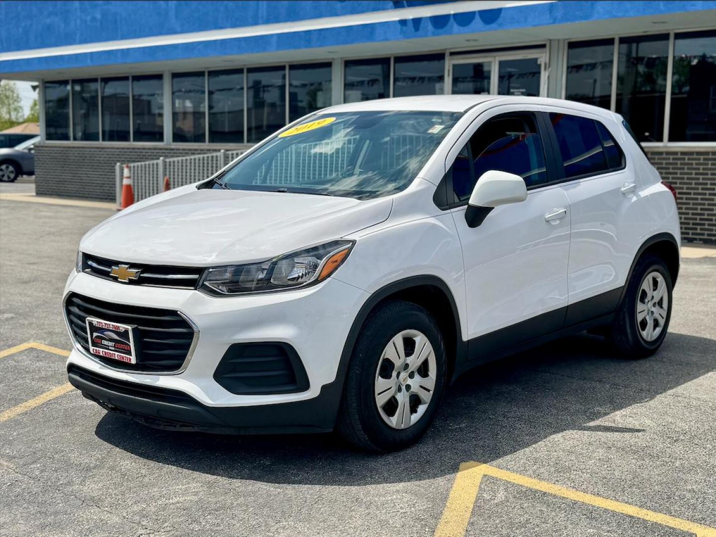 2019 WHITE Chevrolet Trax LS FWD (3GNCJKSB4KL) with an 1.4L L4 DOHC 16V engine, 6A transmission, located at 7600 S Western Ave., Chicago, IL, 60620, (773) 918-3980, 0.000000, 0.000000 - Photo#2