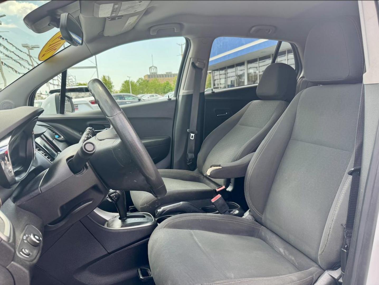 2019 WHITE Chevrolet Trax LS FWD (3GNCJKSB4KL) with an 1.4L L4 DOHC 16V engine, 6A transmission, located at 7600 S Western Ave., Chicago, IL, 60620, (773) 918-3980, 0.000000, 0.000000 - Photo#7