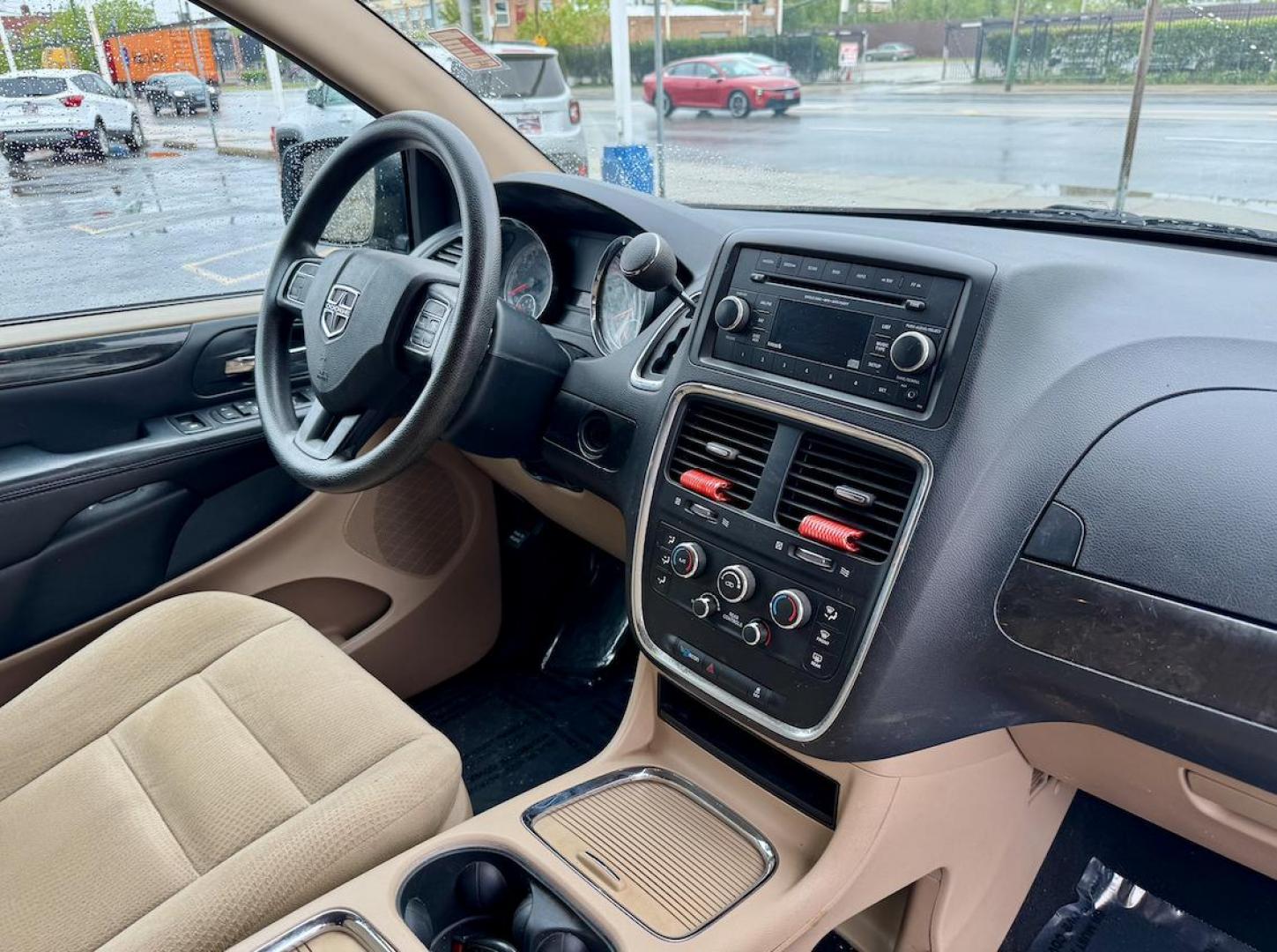 2016 WHITE Dodge Grand Caravan SXT (2C4RDGCGXGR) with an 3.6L V6 DOHC 24V engine, 6A transmission, located at 7600 S Western Ave., Chicago, IL, 60620, (773) 918-3980, 0.000000, 0.000000 - Photo#7