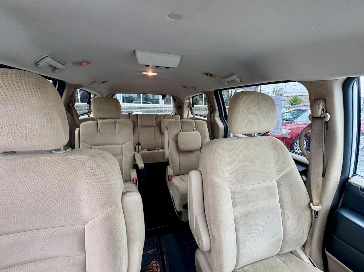 2016 WHITE Dodge Grand Caravan SXT (2C4RDGCGXGR) with an 3.6L V6 DOHC 24V engine, 6A transmission, located at 7600 S Western Ave., Chicago, IL, 60620, (773) 918-3980, 0.000000, 0.000000 - Photo#9