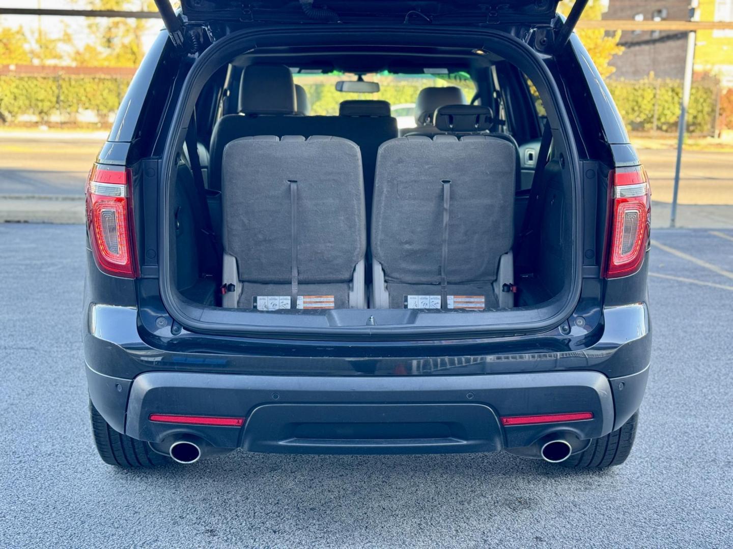 2013 BLACK Ford Explorer XLT FWD (1FM5K7D8XDG) with an 3.5L V6 DOHC 24V engine, 6-Speed Automatic transmission, located at 7600 S Western Ave., Chicago, IL, 60620, (773) 918-3980, 0.000000, 0.000000 - Photo#4