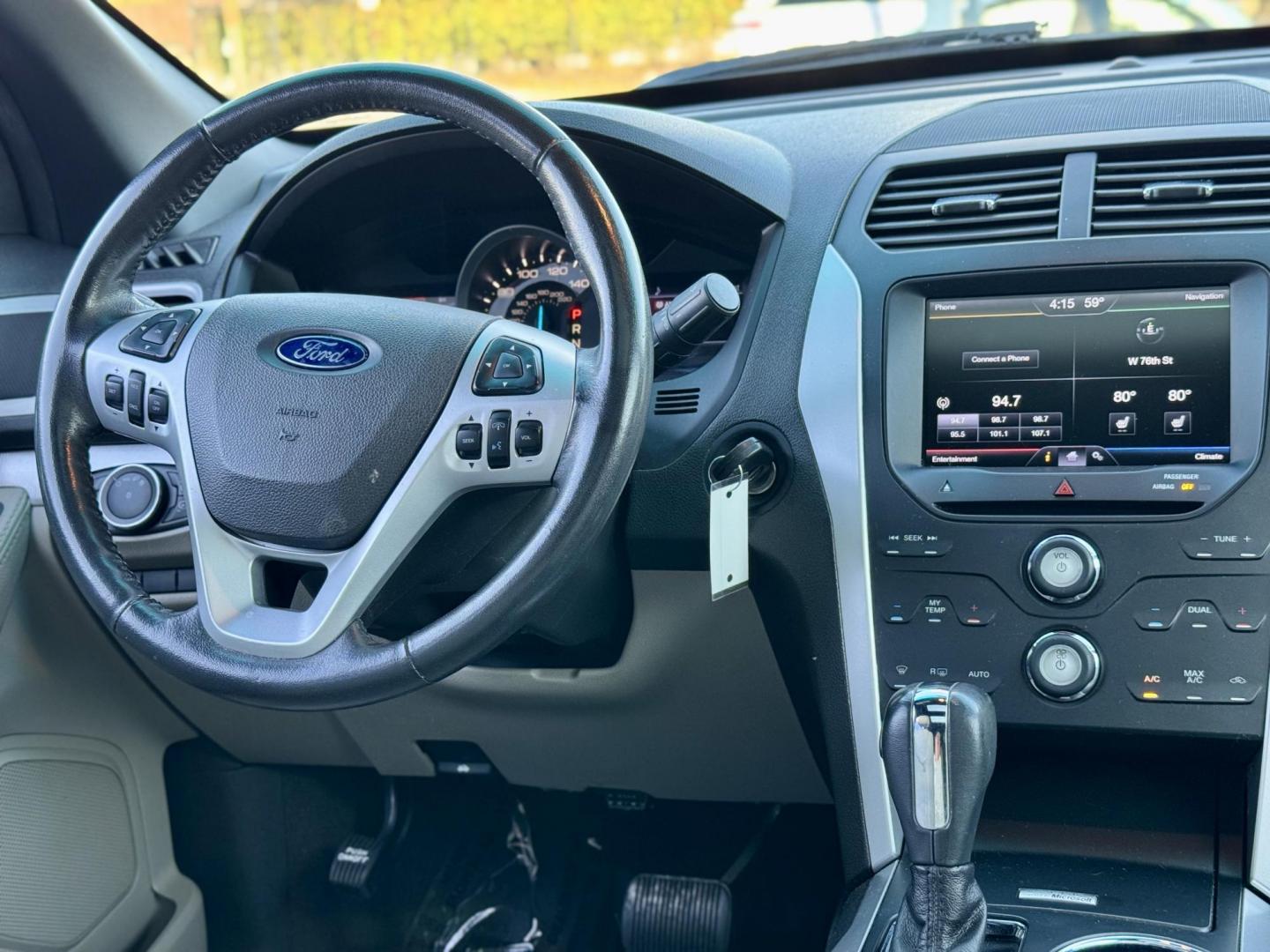 2013 BLACK Ford Explorer XLT FWD (1FM5K7D8XDG) with an 3.5L V6 DOHC 24V engine, 6-Speed Automatic transmission, located at 7600 S Western Ave., Chicago, IL, 60620, (773) 918-3980, 0.000000, 0.000000 - Photo#6