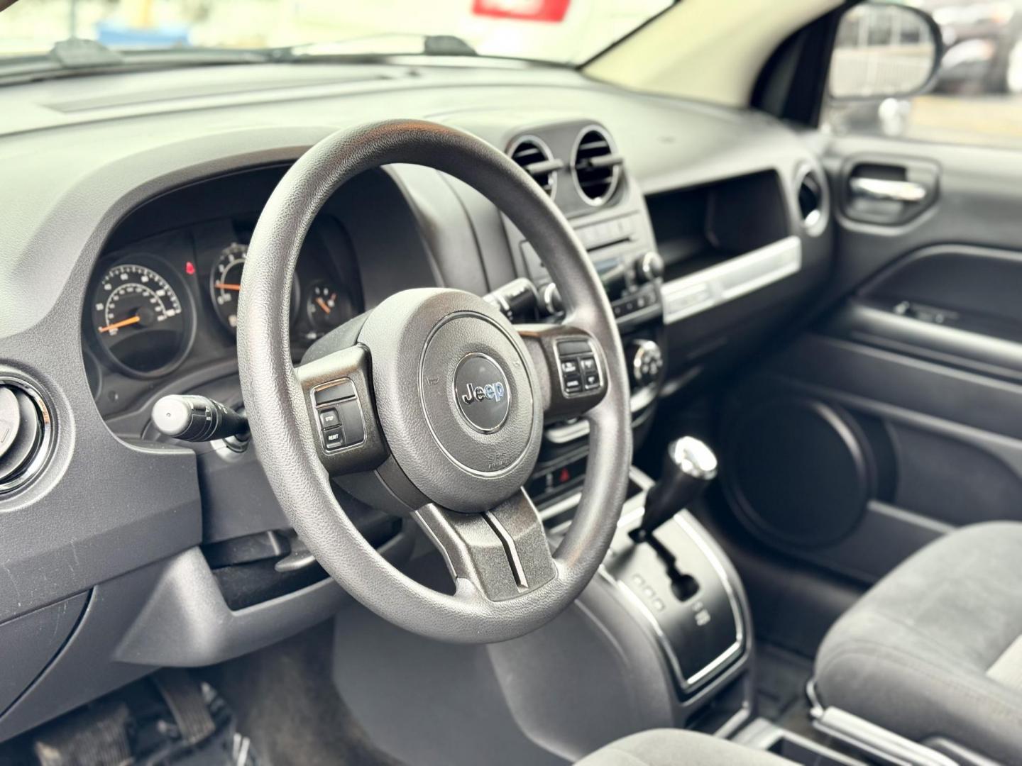 2017 GRAY Jeep Compass Sport 4WD (1C4NJDBBXHD) with an 2.4L L4 DOHC 16V engine, located at 7600 S Western Ave., Chicago, IL, 60620, (773) 918-3980, 0.000000, 0.000000 - Photo#5