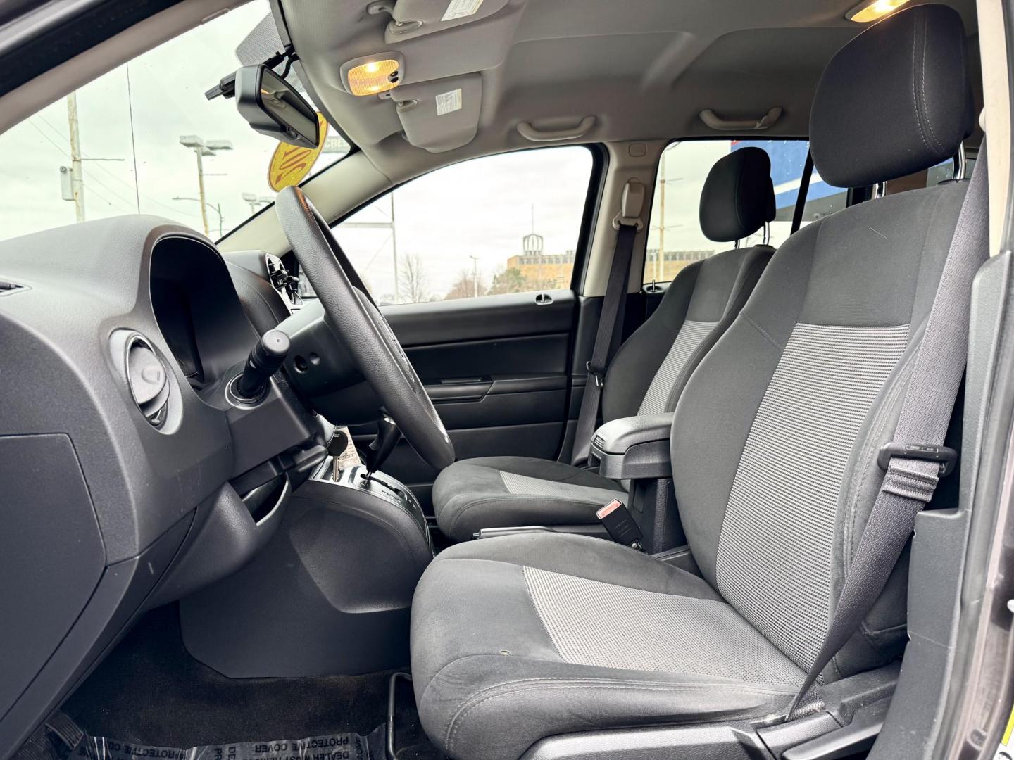 2017 GRAY Jeep Compass Sport 4WD (1C4NJDBBXHD) with an 2.4L L4 DOHC 16V engine, located at 7600 S Western Ave., Chicago, IL, 60620, (773) 918-3980, 0.000000, 0.000000 - Photo#6