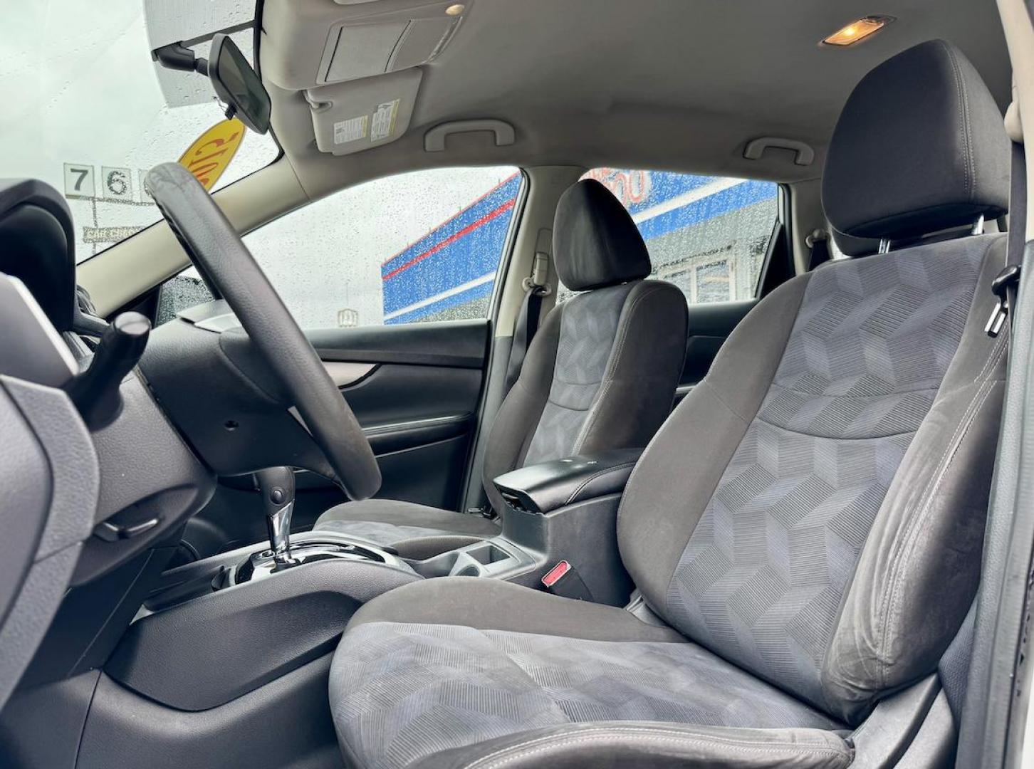 2015 SILVER Nissan Rogue S AWD (KNMAT2MV6FP) with an 2.5L L4 DOHC 16V engine, Continuously Variable Transmission transmission, located at 7600 S Western Ave., Chicago, IL, 60620, (773) 918-3980, 0.000000, 0.000000 - Photo#7