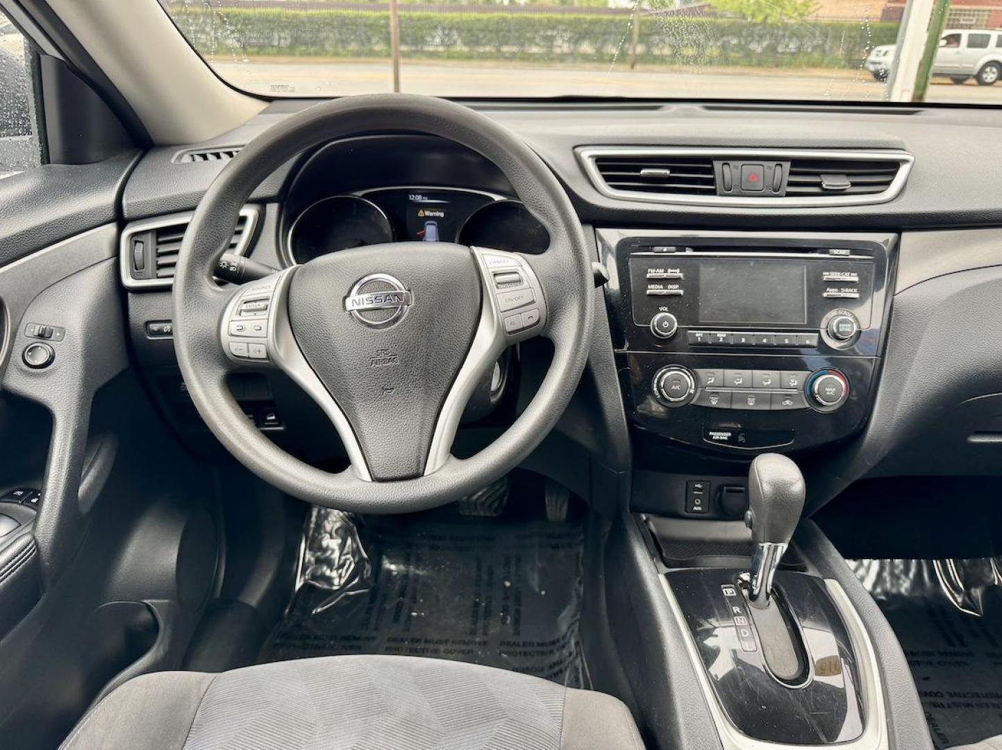 2015 SILVER Nissan Rogue S AWD (KNMAT2MV6FP) with an 2.5L L4 DOHC 16V engine, Continuously Variable Transmission transmission, located at 7600 S Western Ave., Chicago, IL, 60620, (773) 918-3980, 0.000000, 0.000000 - Photo#6