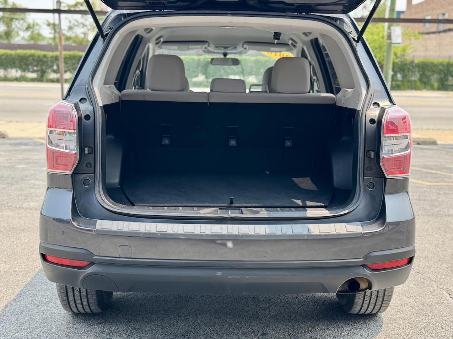 2016 GRAY Subaru Forester 2.5i PZEV CVT (JF2SJAAC1GH) with an 2.5L H4 SOHC 16V engine, CVT transmission, located at 7600 S Western Ave., Chicago, IL, 60620, (773) 918-3980, 0.000000, 0.000000 - Photo#4