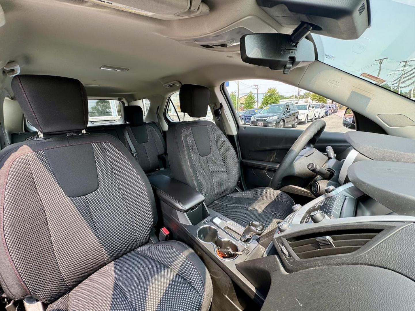 2017 GRAY Chevrolet Equinox LS 2WD (2GNALBEK8H1) with an 2.4L L4 DOHC 16V FFV engine, 6A transmission, located at 7600 S Western Ave., Chicago, IL, 60620, (773) 918-3980, 0.000000, 0.000000 - Photo#9