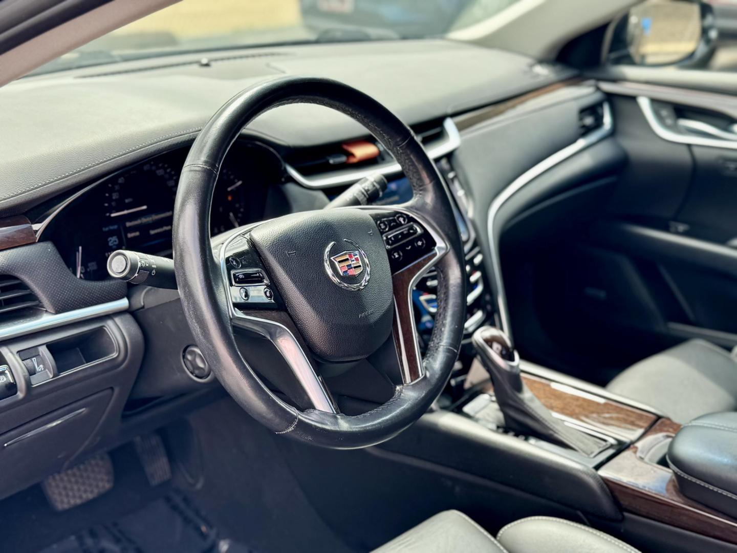 2014 BLACK Cadillac XTS Luxury FWD (2G61M5S3XE9) with an 3.6L V6 DOHC 24V engine, 6-Speed Automatic transmission, located at 7600 S Western Ave., Chicago, IL, 60620, (773) 918-3980, 0.000000, 0.000000 - Photo#4