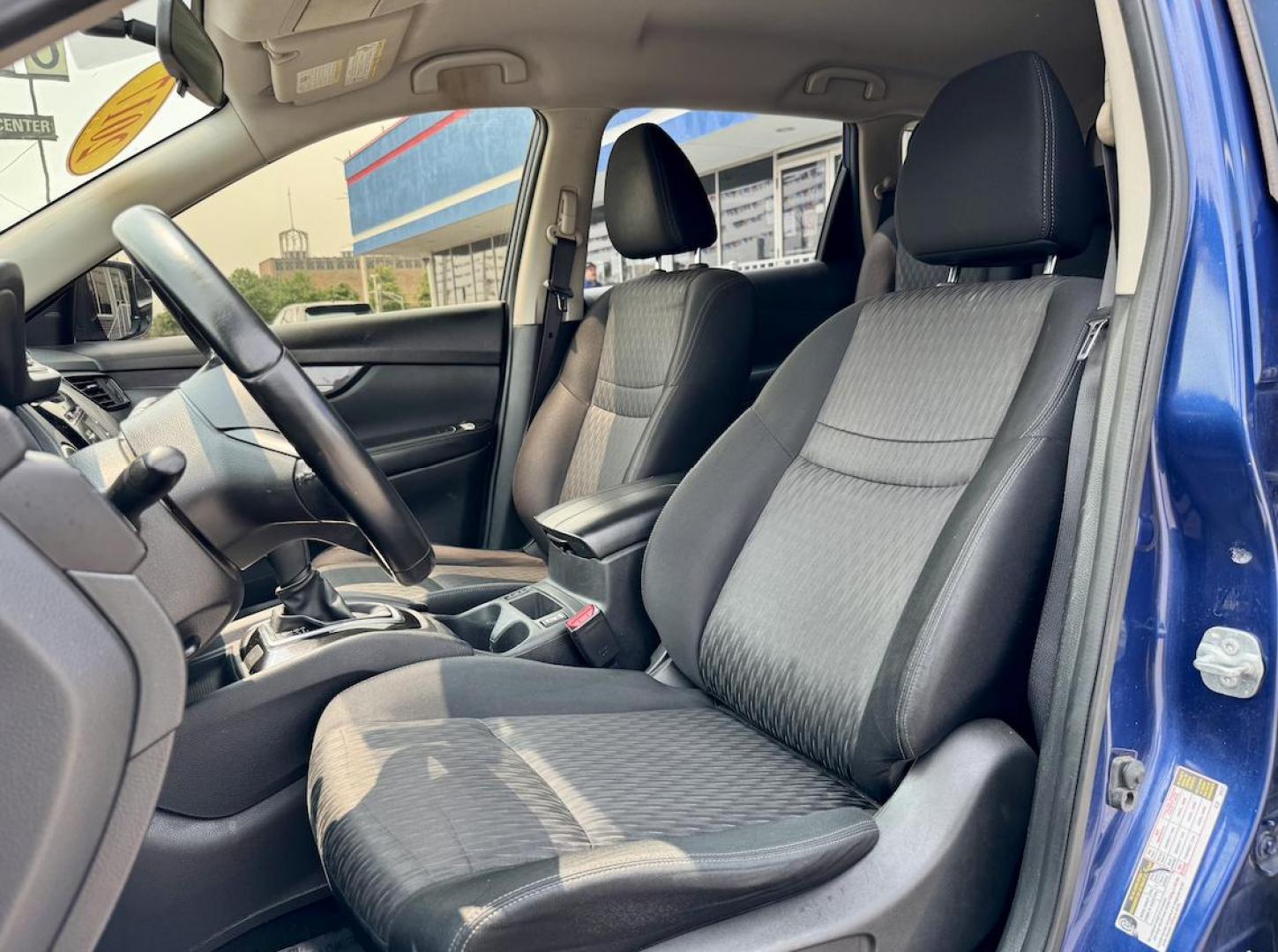 2017 BLUE Nissan Rogue SL AWD (JN8AT2MV2HW) with an 2.5L L4 DOHC 16V engine, CVT transmission, located at 7600 S Western Ave., Chicago, IL, 60620, (773) 918-3980, 0.000000, 0.000000 - Photo#7
