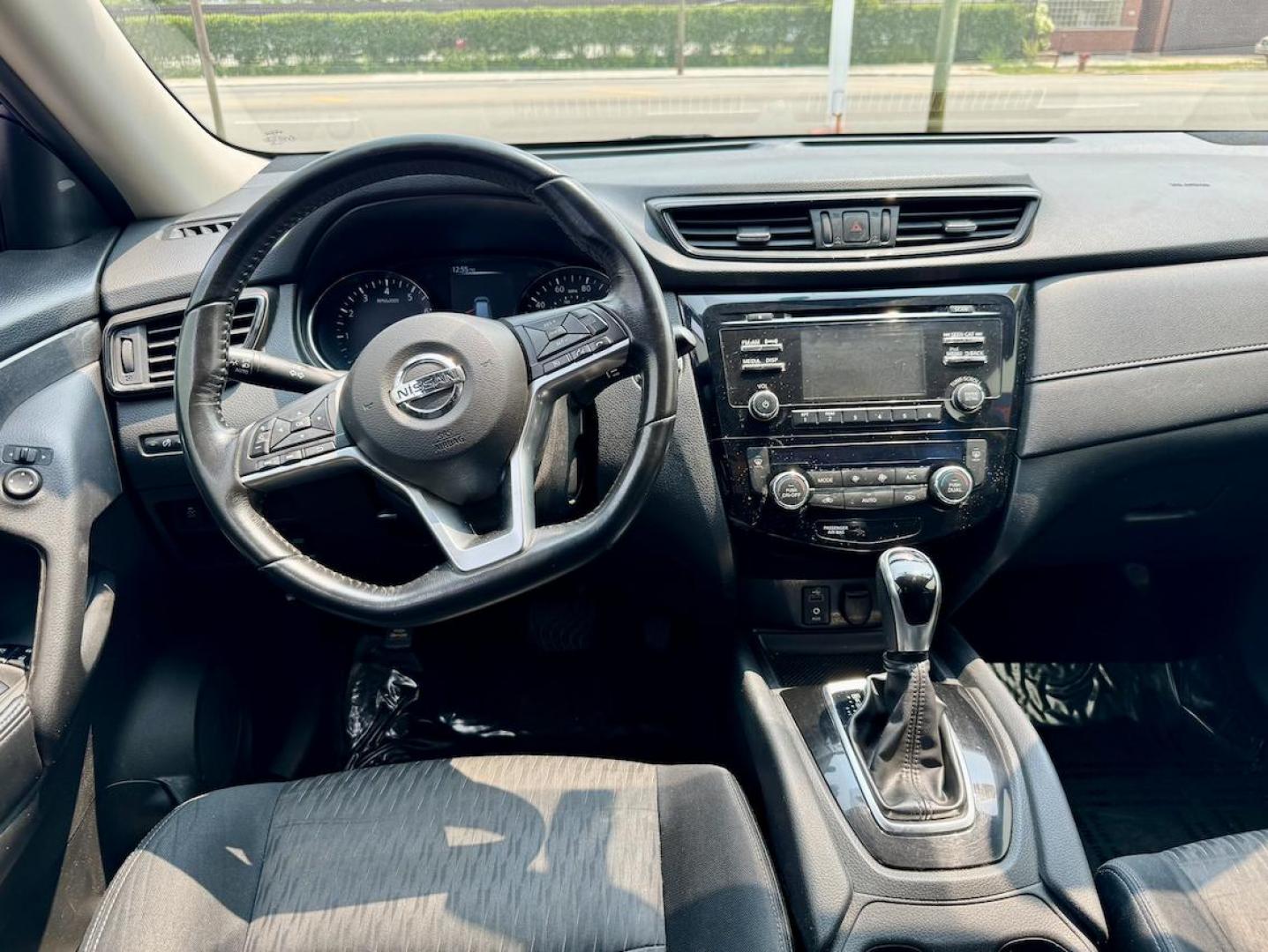 2017 BLUE Nissan Rogue SL AWD (JN8AT2MV2HW) with an 2.5L L4 DOHC 16V engine, CVT transmission, located at 7600 S Western Ave., Chicago, IL, 60620, (773) 918-3980, 0.000000, 0.000000 - Photo#6