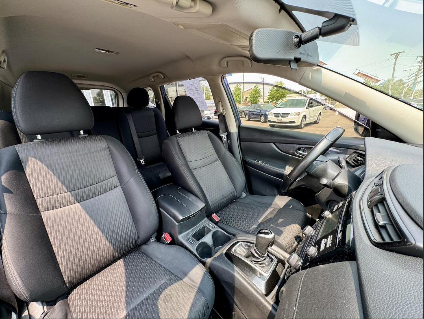 2017 BLUE Nissan Rogue SL AWD (JN8AT2MV2HW) with an 2.5L L4 DOHC 16V engine, CVT transmission, located at 7600 S Western Ave., Chicago, IL, 60620, (773) 918-3980, 0.000000, 0.000000 - Photo#9