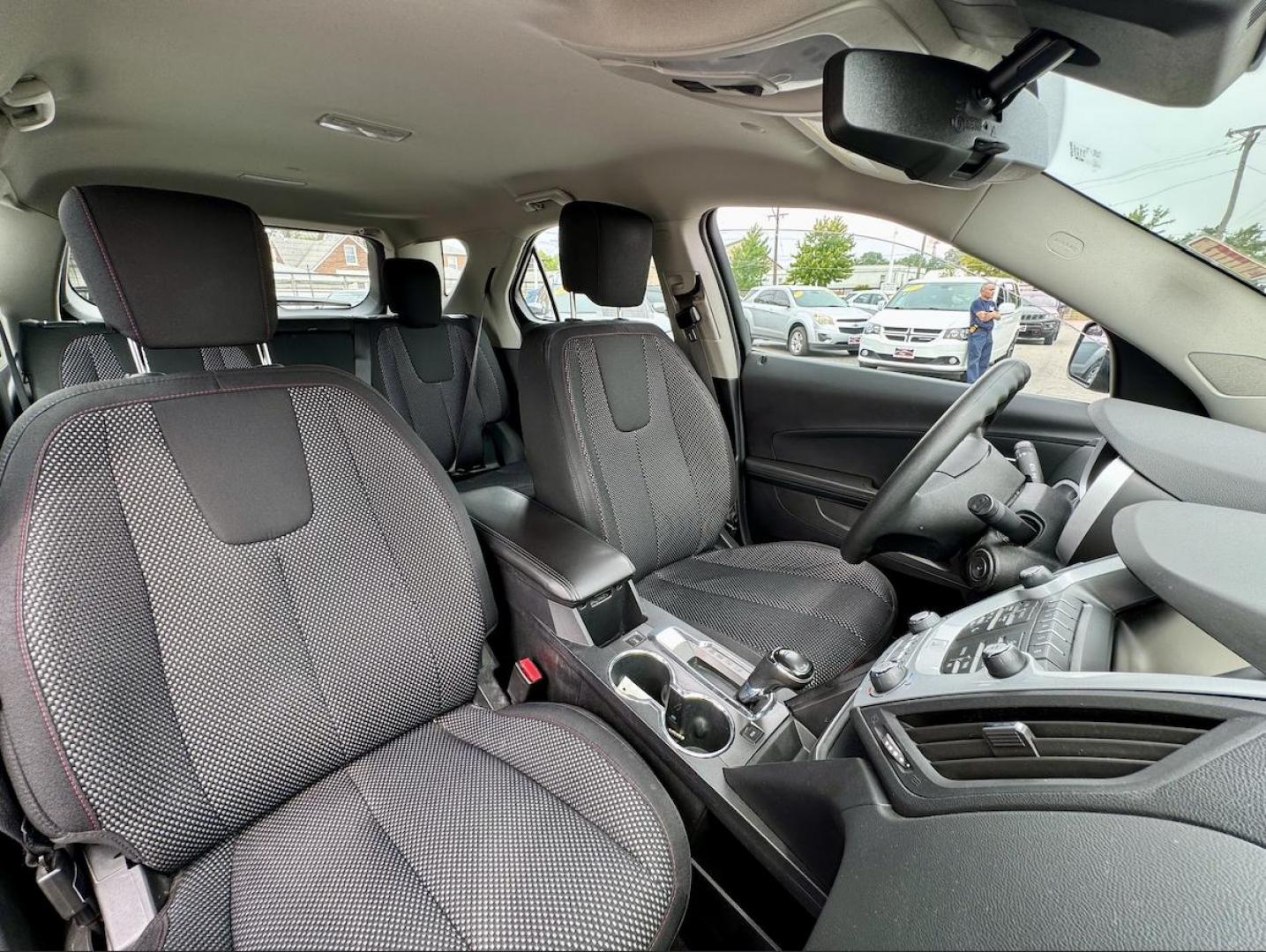 2016 GOLD Chevrolet Equinox LS 2WD (2GNALBEK5G1) with an 2.4L L4 DOHC 16V FFV engine, 6A transmission, located at 7600 S Western Ave., Chicago, IL, 60620, (773) 918-3980, 0.000000, 0.000000 - Photo#9
