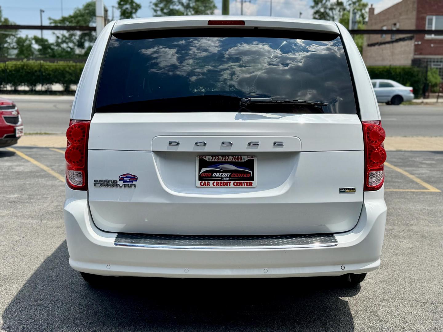 2016 WHITE Dodge Grand Caravan SE (2C4RDGBG1GR) with an 3.6L V6 DOHC 24V engine, 6A transmission, located at 7600 S Western Ave., Chicago, IL, 60620, (773) 918-3980, 0.000000, 0.000000 - Photo#3