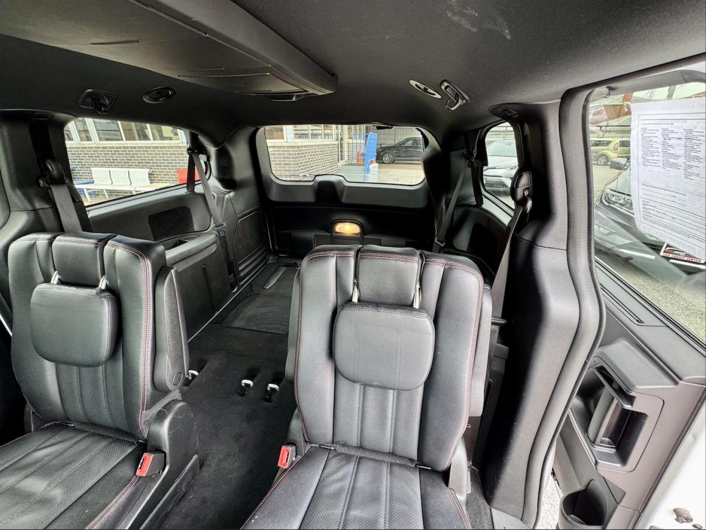 2019 WHITE Dodge Grand Caravan GT (2C4RDGEGXKR) with an 3.6L V6 DOHC 24V engine, 6A transmission, located at 7600 S Western Ave., Chicago, IL, 60620, (773) 918-3980, 0.000000, 0.000000 - Photo#10