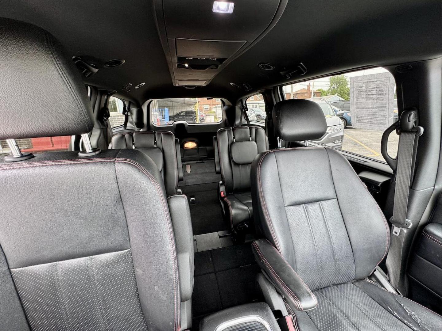 2019 WHITE Dodge Grand Caravan GT (2C4RDGEGXKR) with an 3.6L V6 DOHC 24V engine, 6A transmission, located at 7600 S Western Ave., Chicago, IL, 60620, (773) 918-3980, 0.000000, 0.000000 - Photo#11
