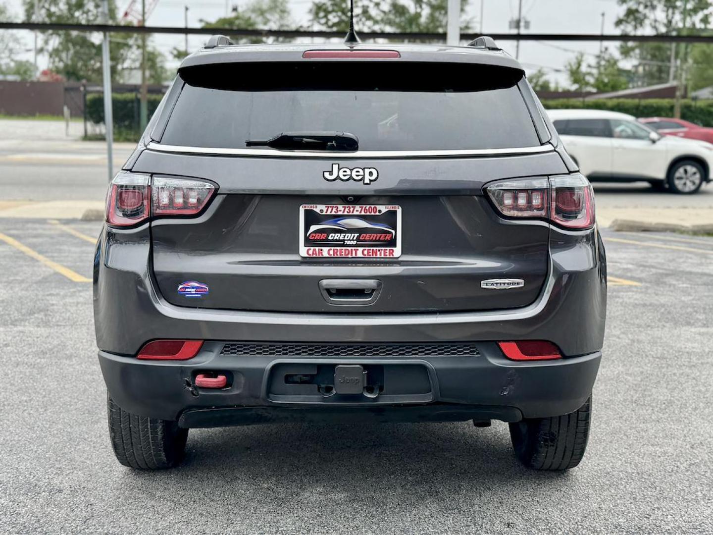2018 GRAY Jeep Compass Limited 4WD (3C4NJDDB8JT) with an 2.4L L4 DOHC 16V engine, CVT transmission, located at 7600 S Western Ave., Chicago, IL, 60620, (773) 918-3980, 0.000000, 0.000000 - Photo#3