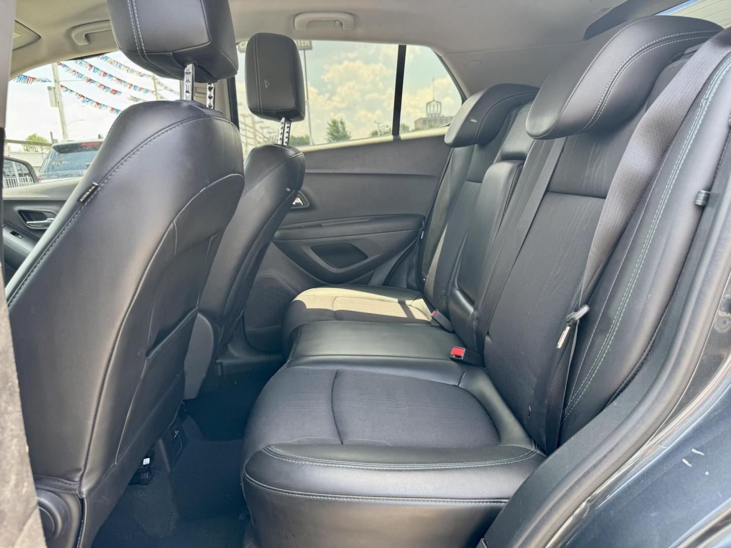 2016 GRAY Chevrolet Trax LT FWD (3GNCJLSB7GL) with an 1.4L L4 DOHC 16V engine, 6A transmission, located at 7600 S Western Ave., Chicago, IL, 60620, (773) 918-3980, 0.000000, 0.000000 - Photo#10