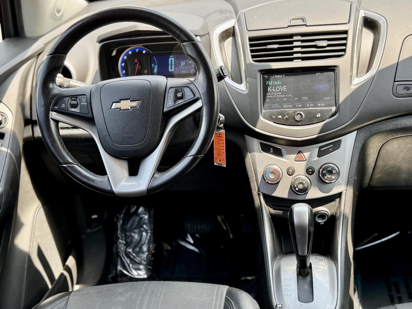 2016 GRAY Chevrolet Trax LT FWD (3GNCJLSB7GL) with an 1.4L L4 DOHC 16V engine, 6A transmission, located at 7600 S Western Ave., Chicago, IL, 60620, (773) 918-3980, 0.000000, 0.000000 - Photo#6