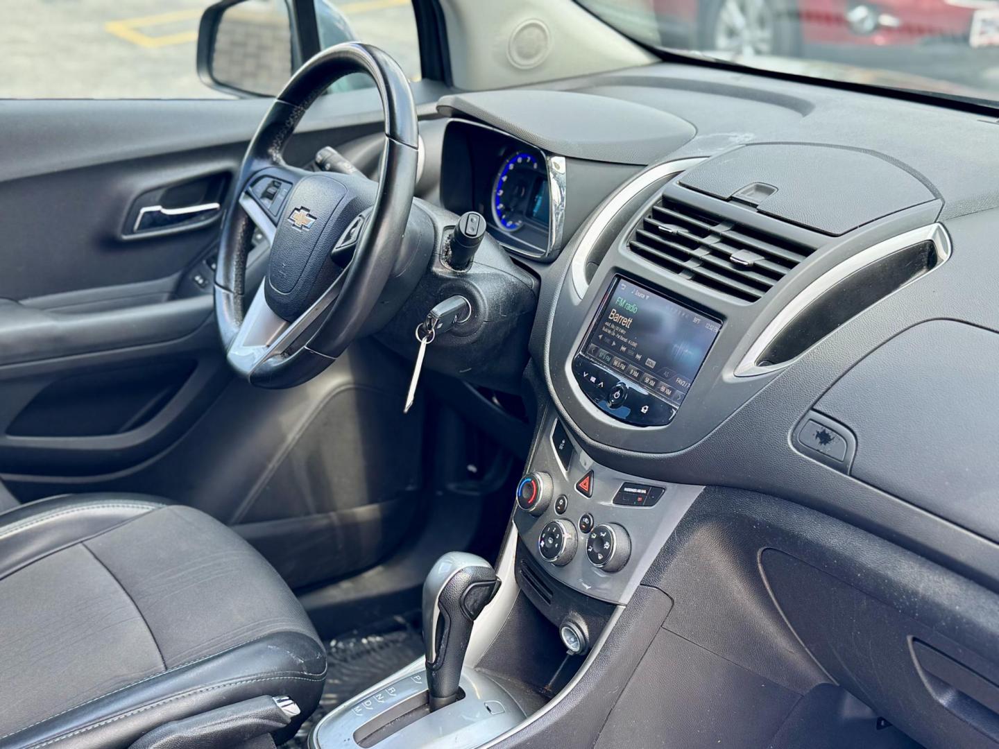 2016 GRAY Chevrolet Trax LT FWD (3GNCJLSB7GL) with an 1.4L L4 DOHC 16V engine, 6A transmission, located at 7600 S Western Ave., Chicago, IL, 60620, (773) 918-3980, 0.000000, 0.000000 - Photo#8