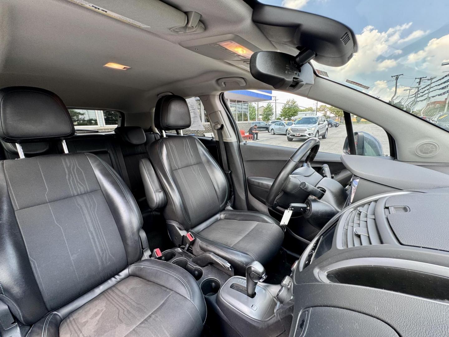 2016 GRAY Chevrolet Trax LT FWD (3GNCJLSB7GL) with an 1.4L L4 DOHC 16V engine, 6A transmission, located at 7600 S Western Ave., Chicago, IL, 60620, (773) 918-3980, 0.000000, 0.000000 - Photo#9