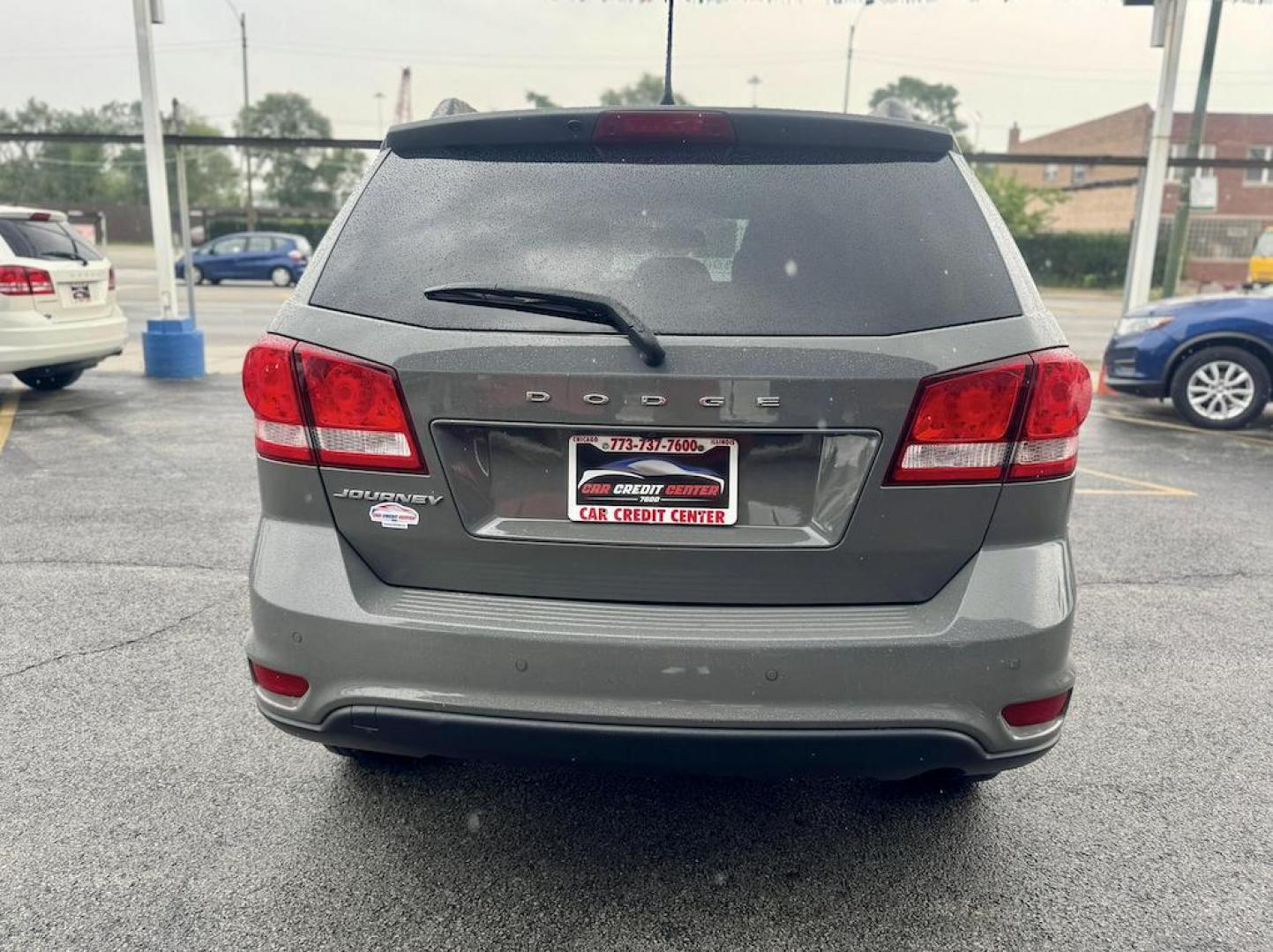2019 GRAY Dodge Journey SE (3C4PDCBB6KT) with an 2.4L L6 DOHC 16V engine, 4A transmission, located at 7600 S Western Ave., Chicago, IL, 60620, (773) 918-3980, 0.000000, 0.000000 - Photo#3
