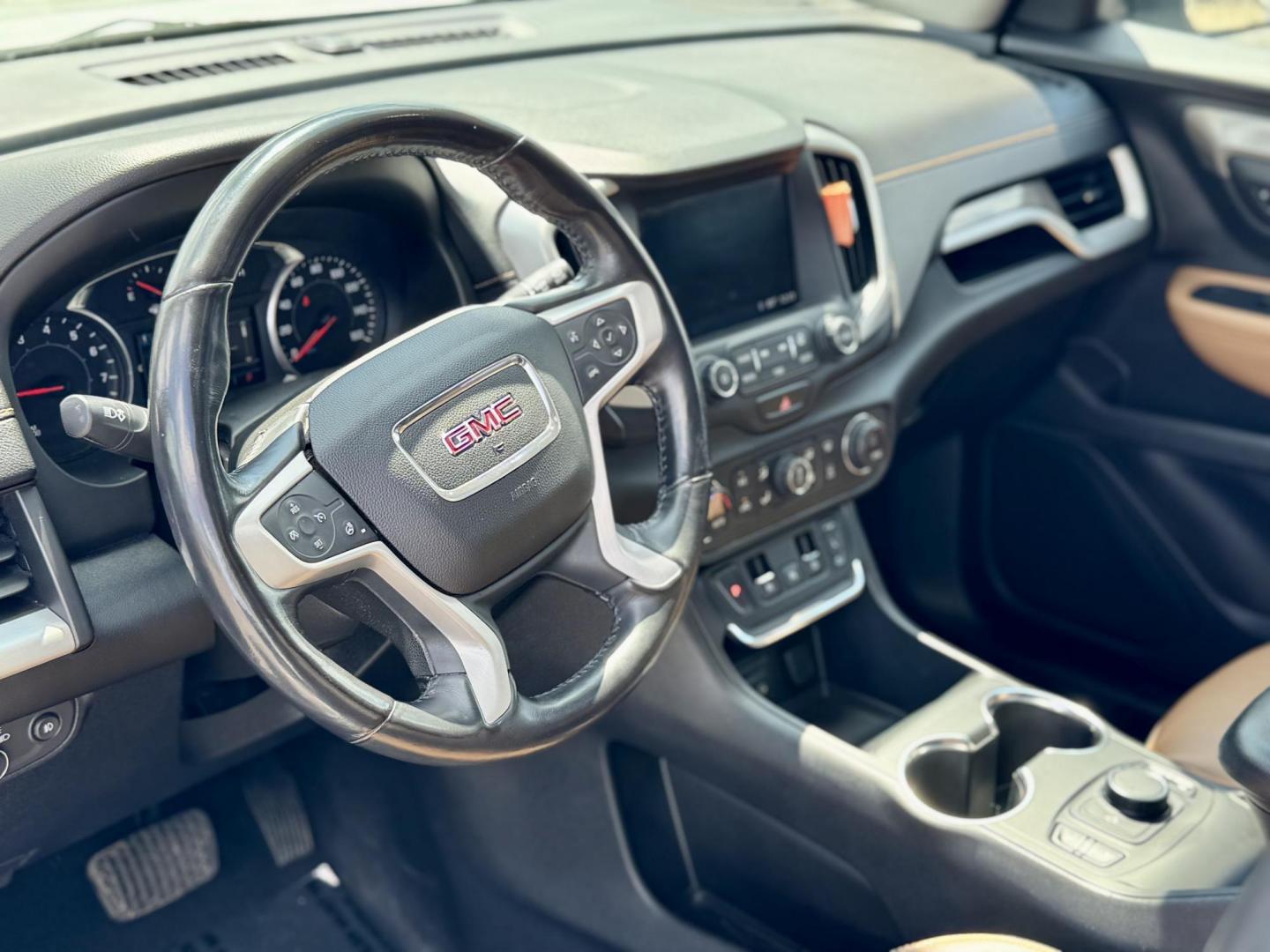 2018 WHITE GMC Terrain SLT (3GKALPEX2JL) with an 2.0L L4 DOHC 16V TURBO engine, 6A transmission, located at 7600 S Western Ave., Chicago, IL, 60620, (773) 918-3980, 0.000000, 0.000000 - Photo#5