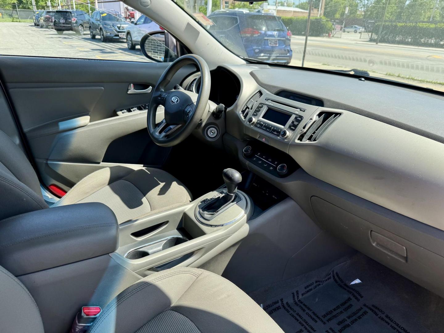 2014 BROWN Kia Sportage LX FWD (KNDPB3AC3E7) with an 2.4L V6 DOHC 24V engine, 6-Speed Automatic transmission, located at 7600 S Western Ave., Chicago, IL, 60620, (773) 918-3980, 0.000000, 0.000000 - Photo#8