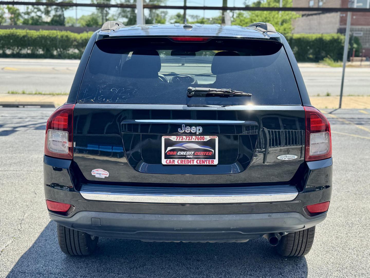 2015 BLACK Jeep Compass Latitude FWD (1C4NJCEAXFD) with an 2.0L L4 DOHC 16V engine, Continuously Variable Transmission transmission, located at 7600 S Western Ave., Chicago, IL, 60620, (773) 918-3980, 0.000000, 0.000000 - Photo#3