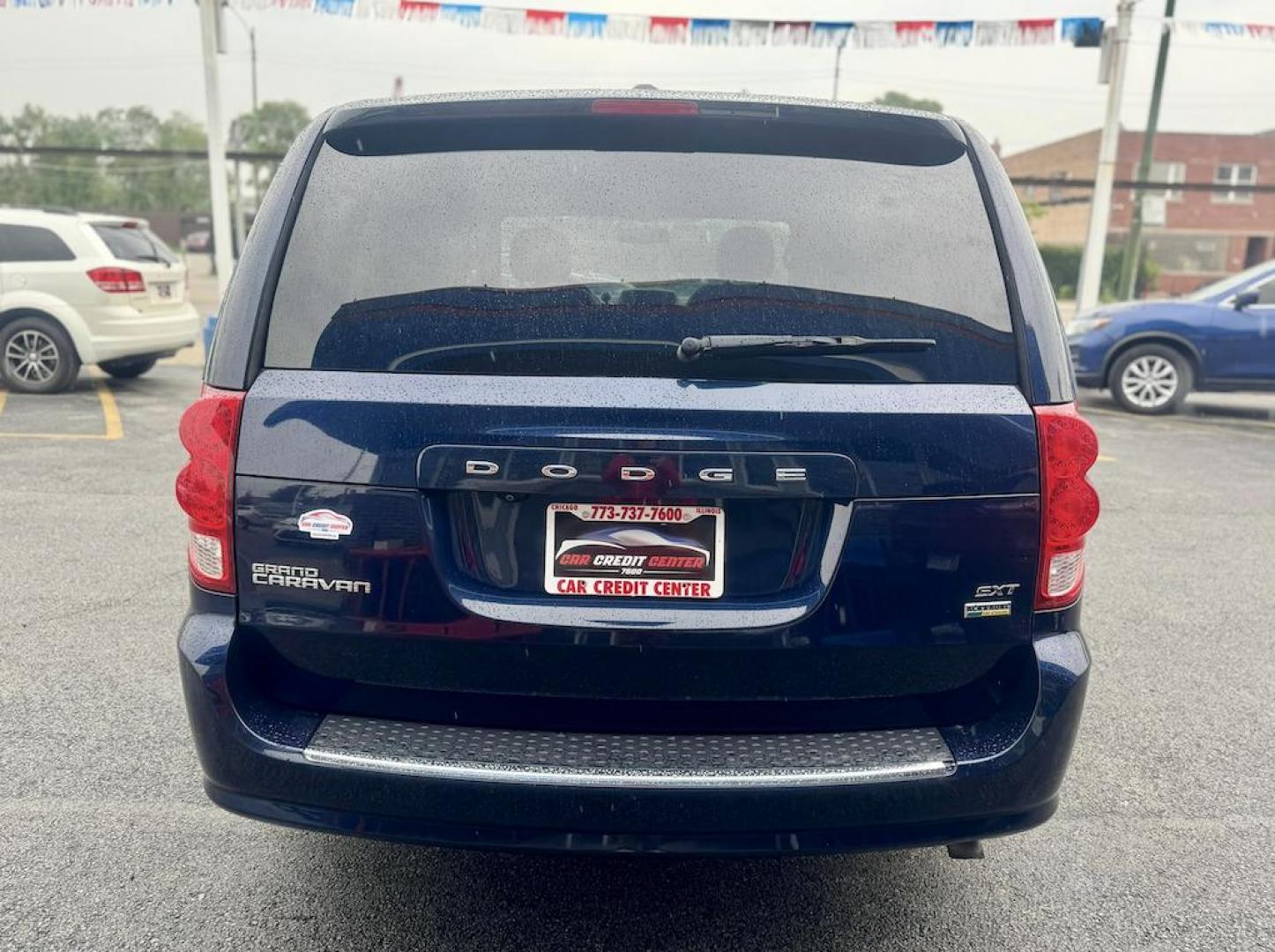 2017 BLUE Dodge Grand Caravan SXT (2C4RDGCG4HR) with an 3.6L V6 DOHC 24V engine, 6A transmission, located at 7600 S Western Ave., Chicago, IL, 60620, (773) 918-3980, 0.000000, 0.000000 - Photo#3