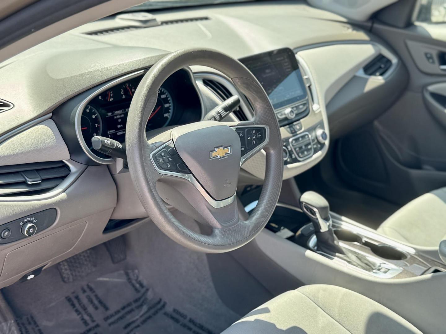 2022 GRAY Chevrolet Malibu LT (1G1ZD5ST6NF) with an 1.5L L4 DOHC 16V engine, 6A transmission, located at 7600 S Western Ave., Chicago, IL, 60620, (773) 918-3980, 0.000000, 0.000000 - Photo#5