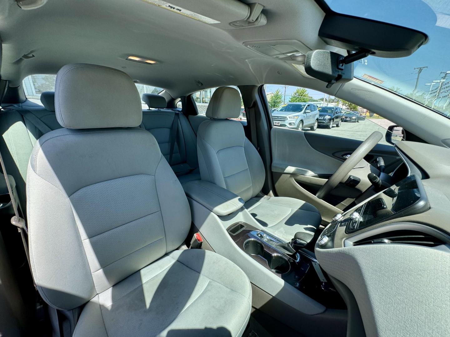 2022 GRAY Chevrolet Malibu LT (1G1ZD5ST6NF) with an 1.5L L4 DOHC 16V engine, 6A transmission, located at 7600 S Western Ave., Chicago, IL, 60620, (773) 918-3980, 0.000000, 0.000000 - Photo#9