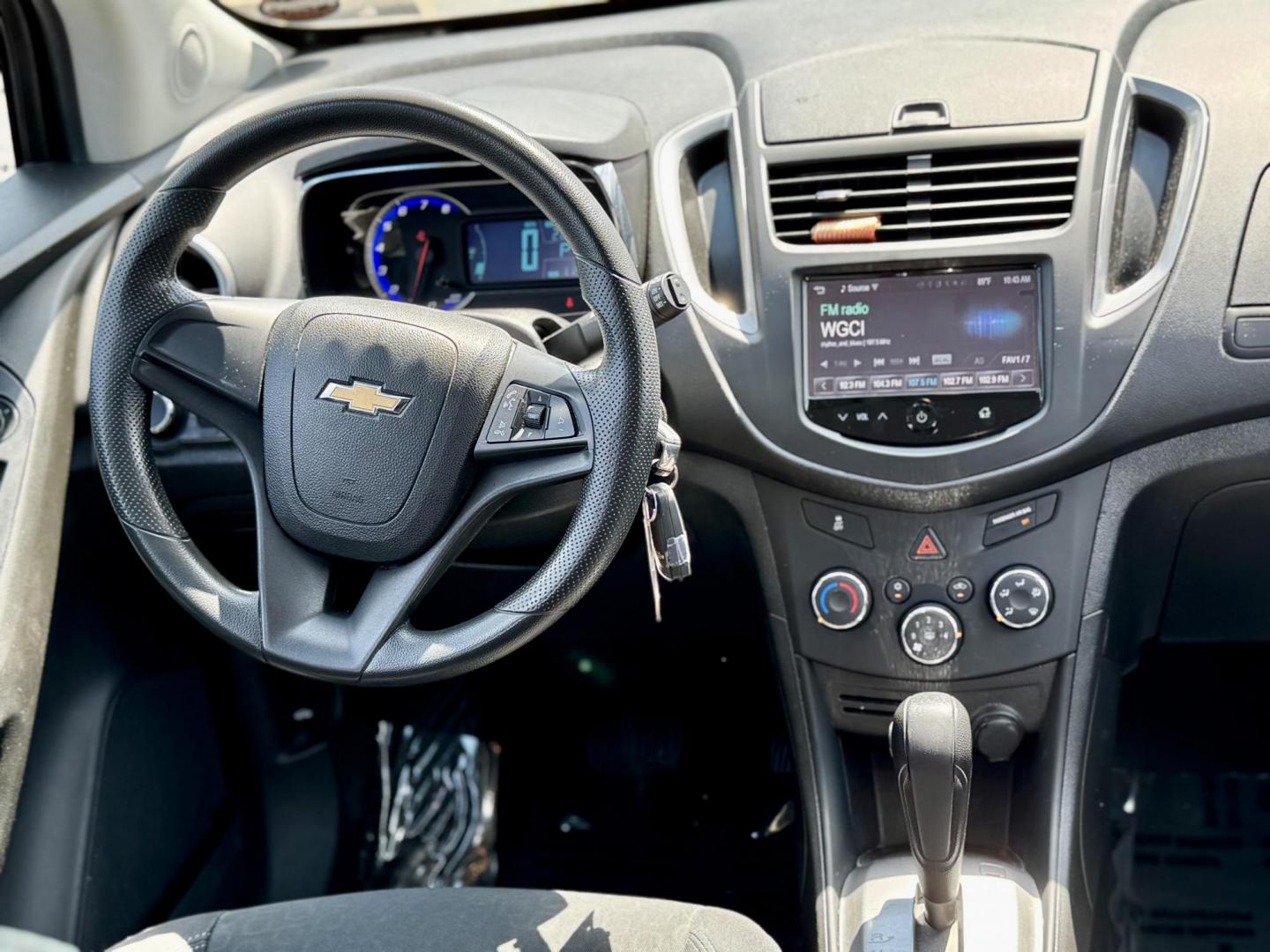 2016 GRAY Chevrolet Trax LS FWD (3GNCJKSB3GL) with an 1.4L L4 DOHC 16V engine, 6A transmission, located at 7600 S Western Ave., Chicago, IL, 60620, (773) 918-3980, 0.000000, 0.000000 - Photo#6