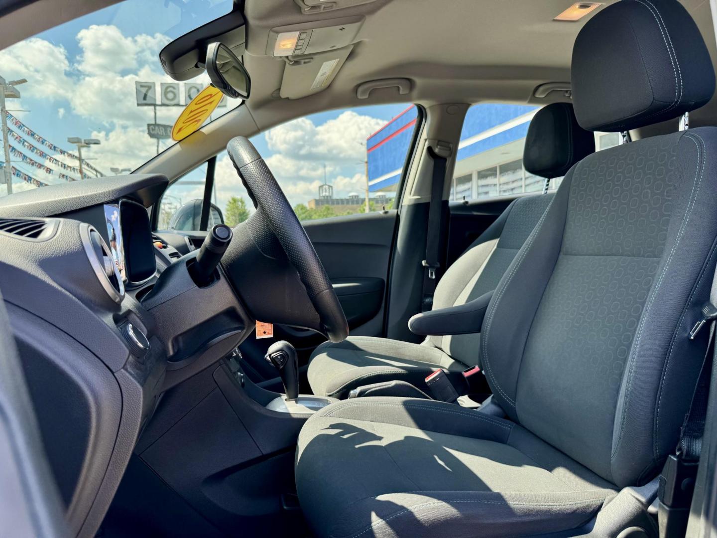 2016 GRAY Chevrolet Trax LS FWD (3GNCJKSB3GL) with an 1.4L L4 DOHC 16V engine, 6A transmission, located at 7600 S Western Ave., Chicago, IL, 60620, (773) 918-3980, 0.000000, 0.000000 - Photo#7