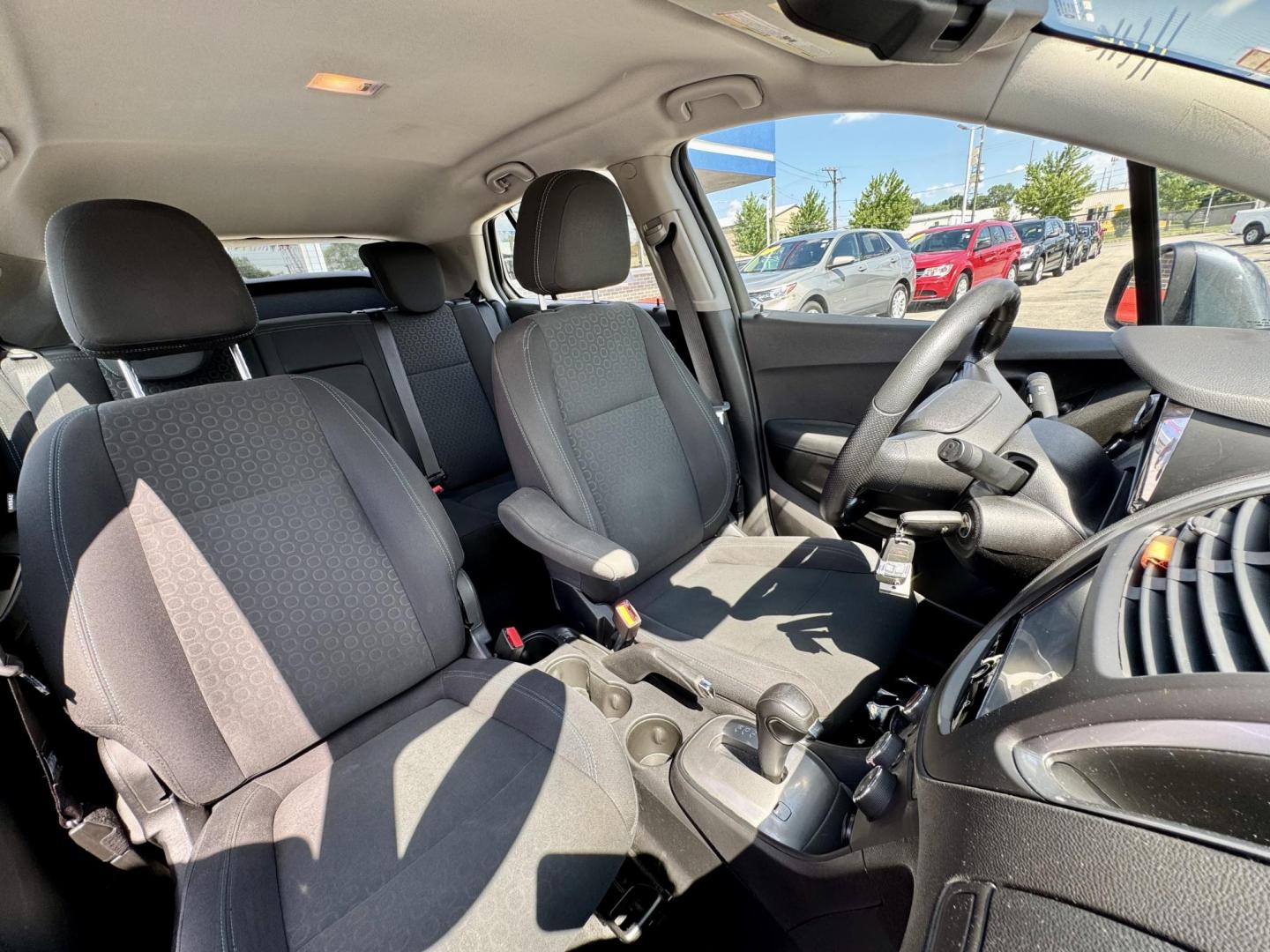 2016 GRAY Chevrolet Trax LS FWD (3GNCJKSB3GL) with an 1.4L L4 DOHC 16V engine, 6A transmission, located at 7600 S Western Ave., Chicago, IL, 60620, (773) 918-3980, 0.000000, 0.000000 - Photo#9